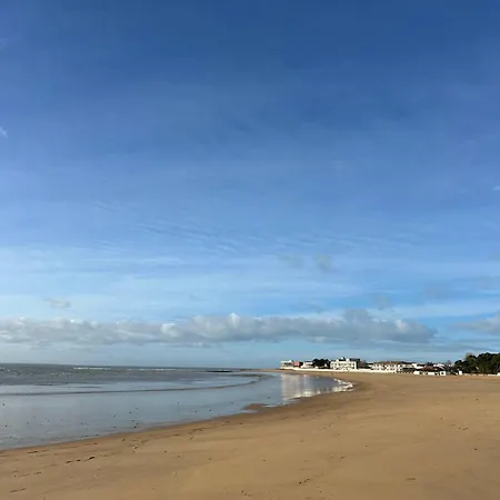 Grand Et Confort Centre-ville, Parking *